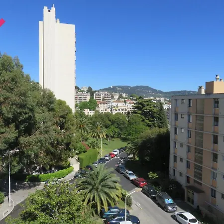 Nord 2 Pieces Calmes,wifi,clim,balcon,parking 公寓