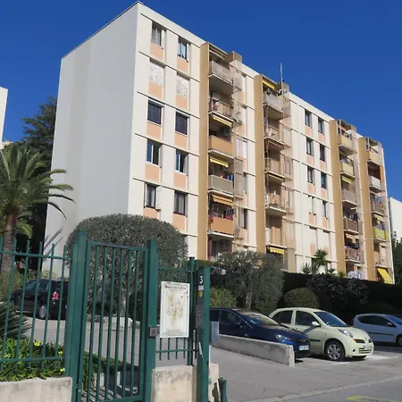 Nord 2 Pieces Calmes,wifi,clim,balcon,parking 尼斯
