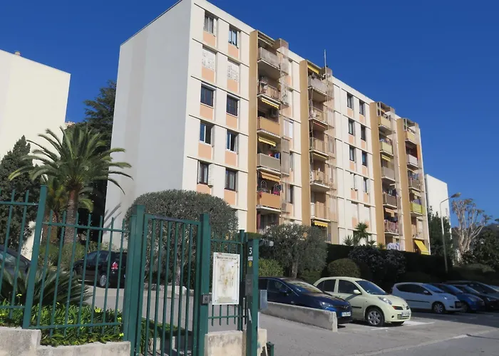 Nord 2 Pieces Calmes,wifi,clim,balcon,parking ניס