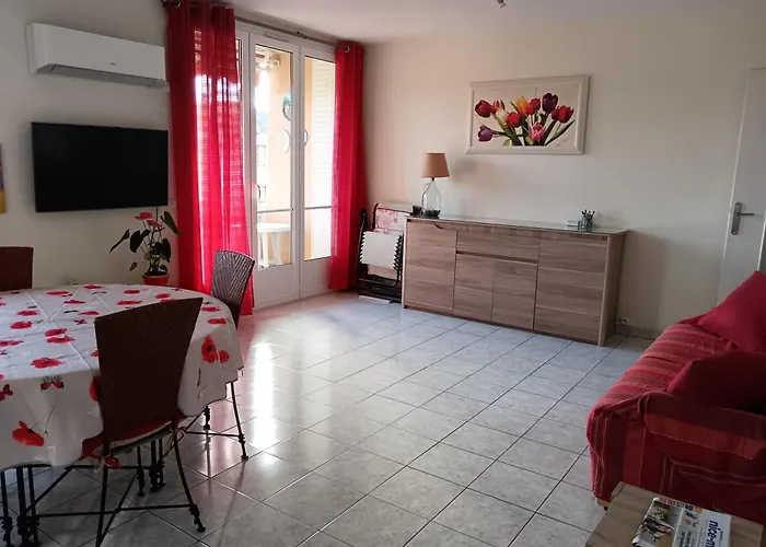 Nord 2 Pieces Calmes,wifi,clim,balcon,parking Nice