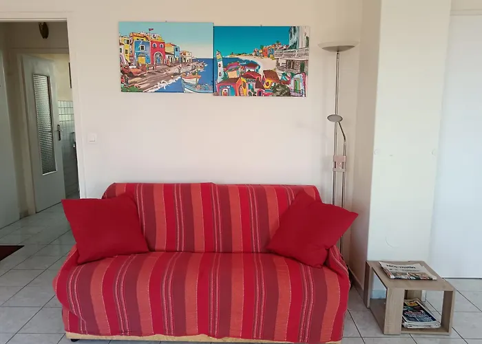 Nord 2 Pieces Calmes,wifi,clim,balcon,parking * ניס